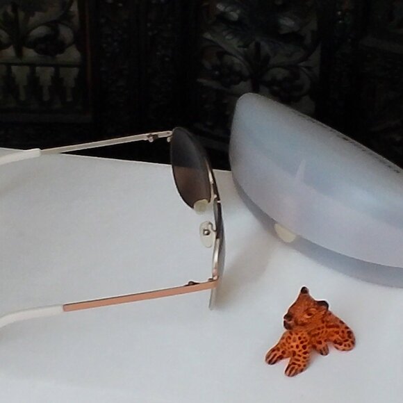 Womens Tommy Hilfiger Sunglasses - Picture 2 of 6